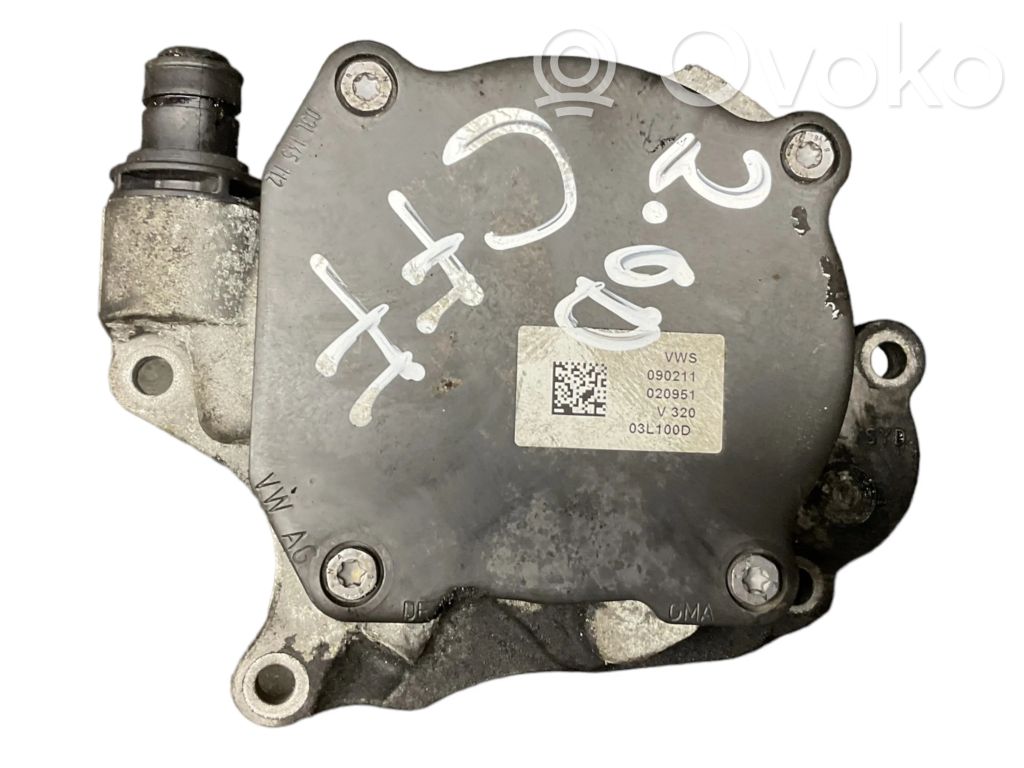 Volkswagen Golf VI Vacuum pump 