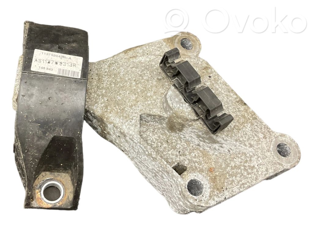 Renault Clio IV Engine mount bracket 