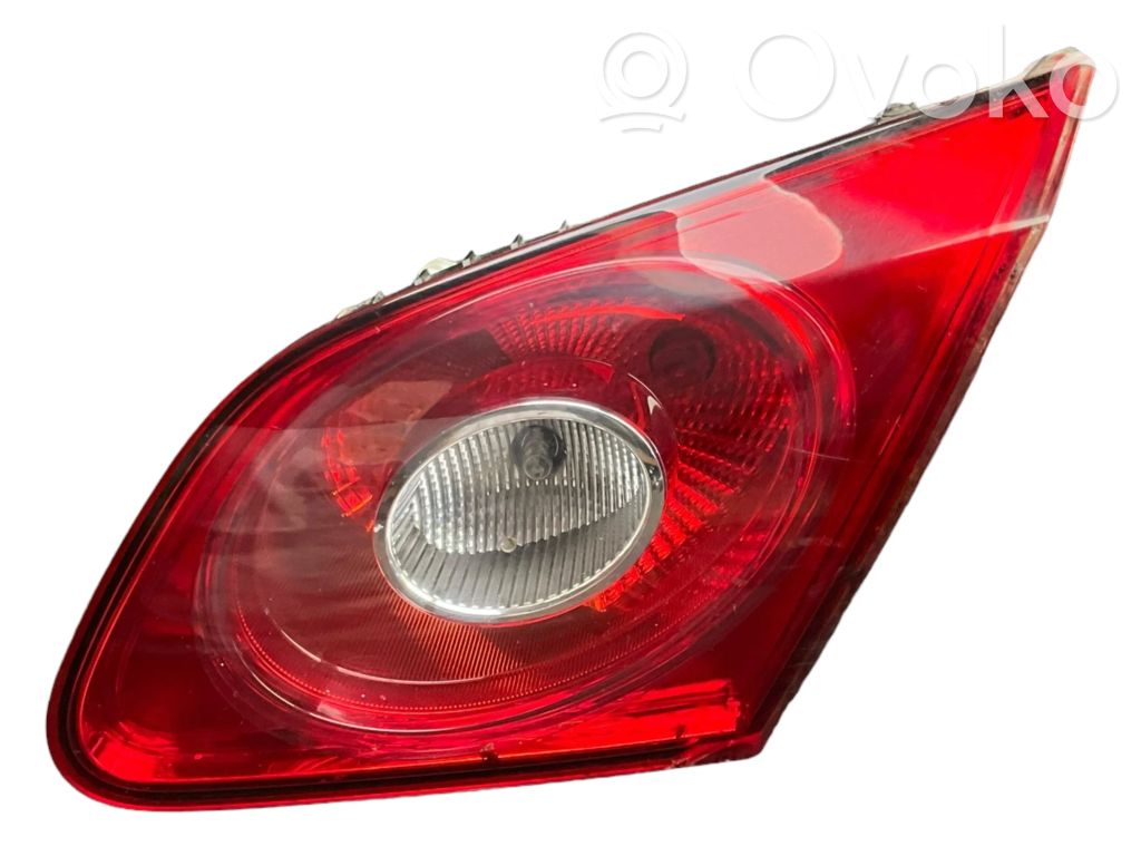 Volkswagen PASSAT CC Lampy tylnej klapy bagażnika 