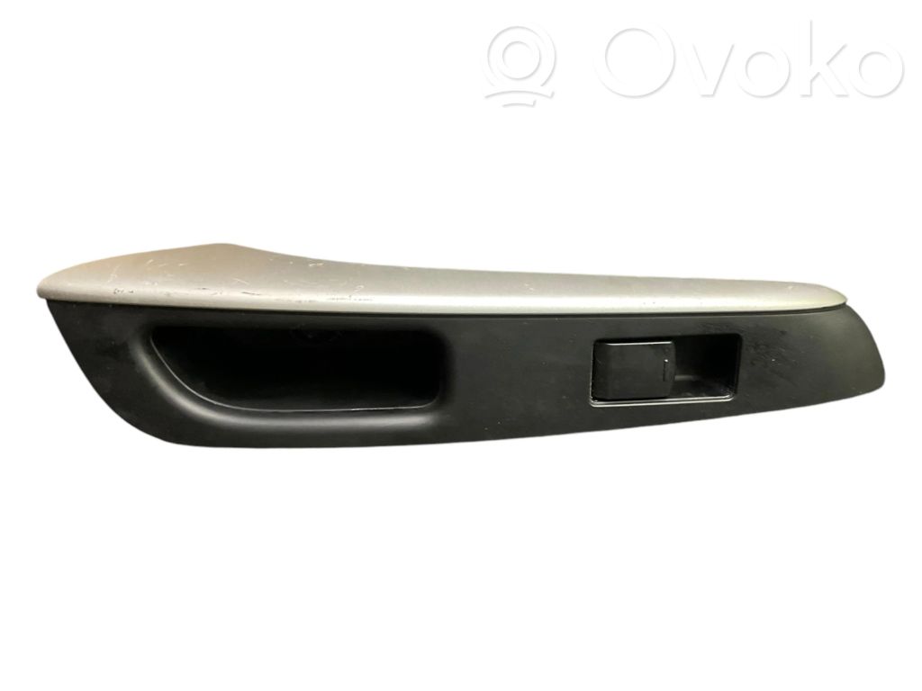 Nissan Note (E12) Electric window control switch 