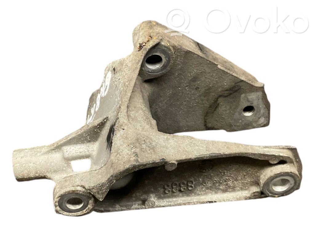 Engine mount bracket   X00765