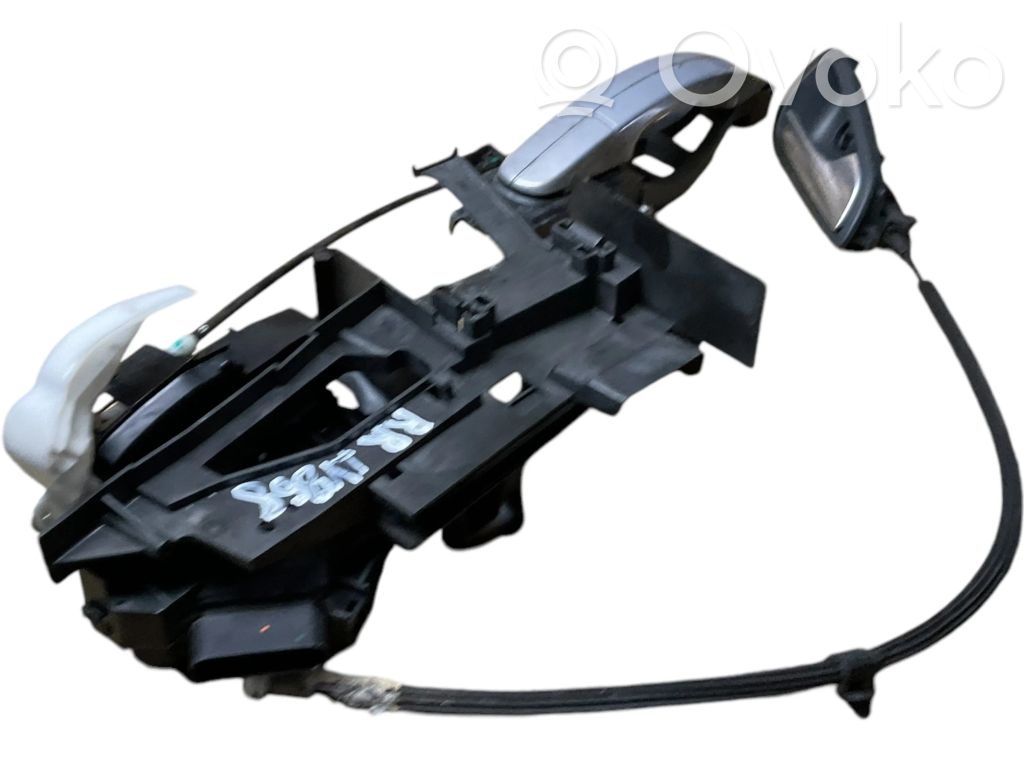 Ford Focus C-MAX Takaoven lukko 