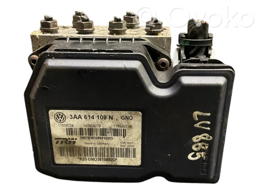 Volkswagen PASSAT B7 ABS Pump 