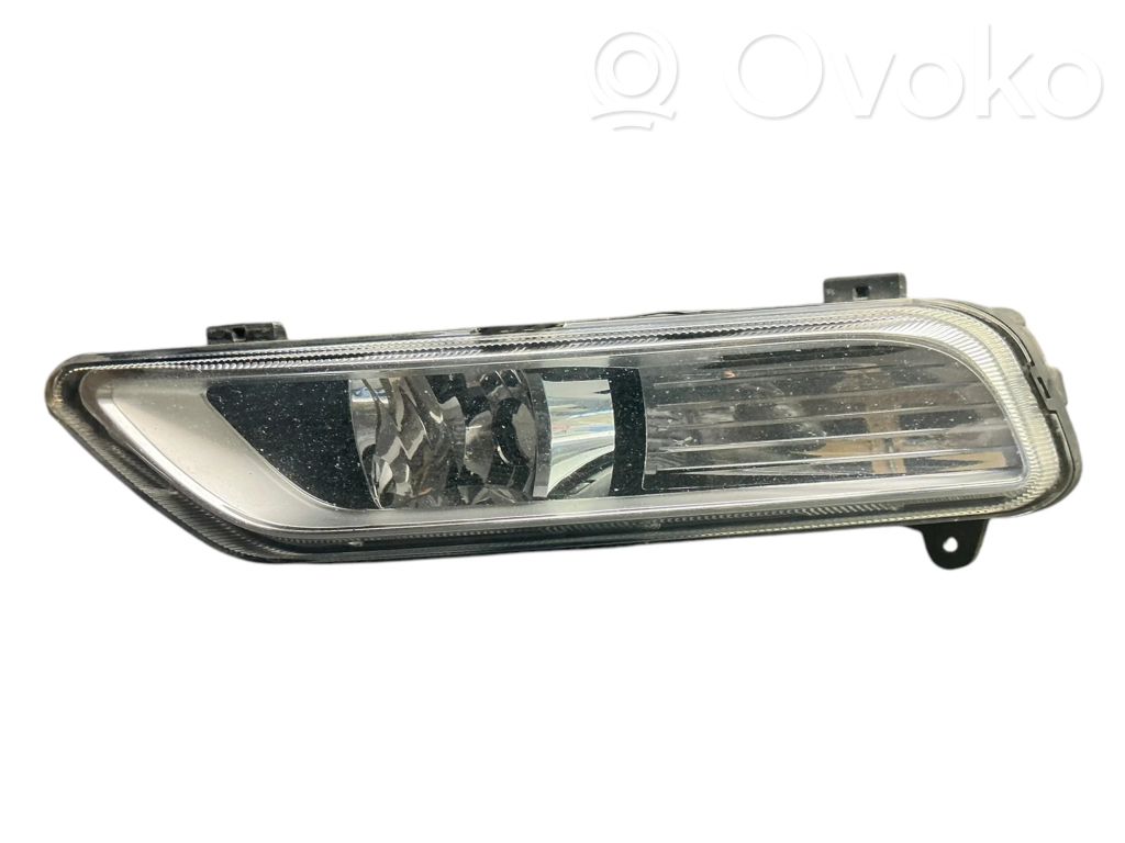 Volkswagen PASSAT B7 Etusumuvalo 