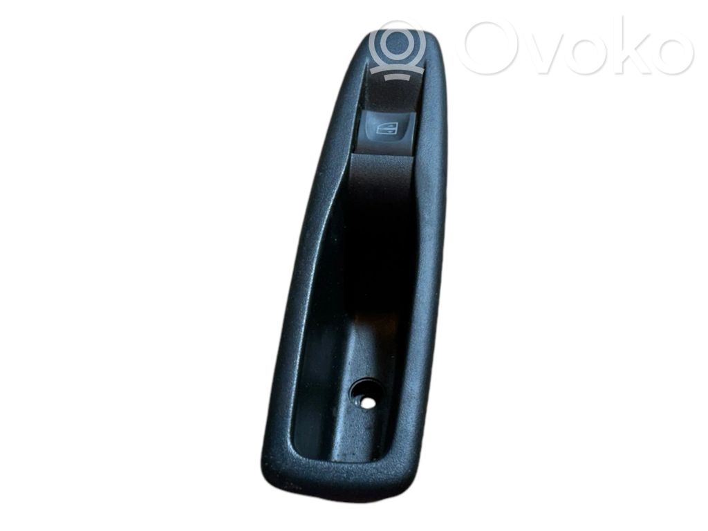 Renault Clio IV Interruptor del elevalunas eléctrico 