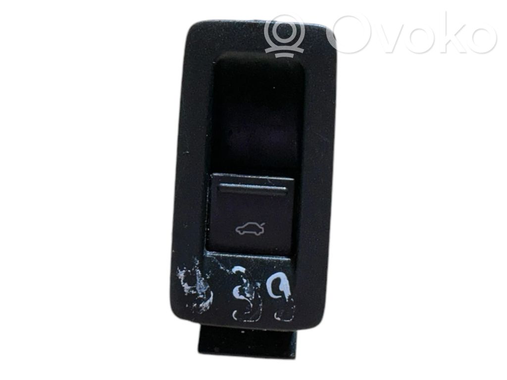 Volkswagen Scirocco Interrupteur / bouton multifonctionnel 