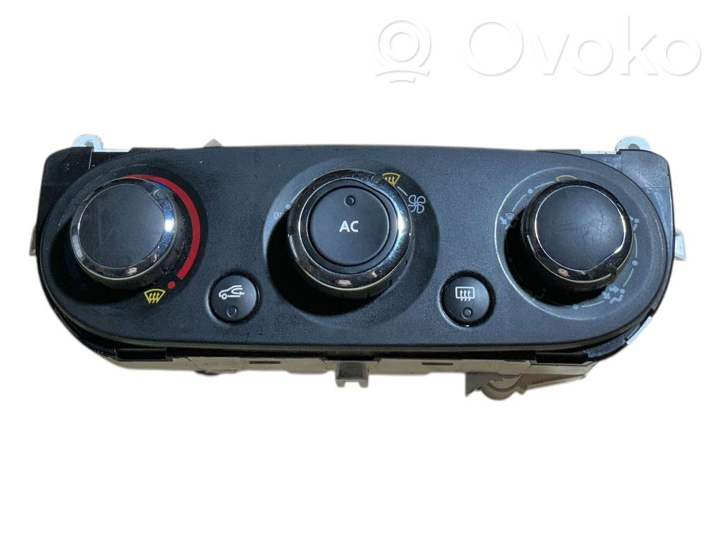 Renault Clio IV Climate control unit 