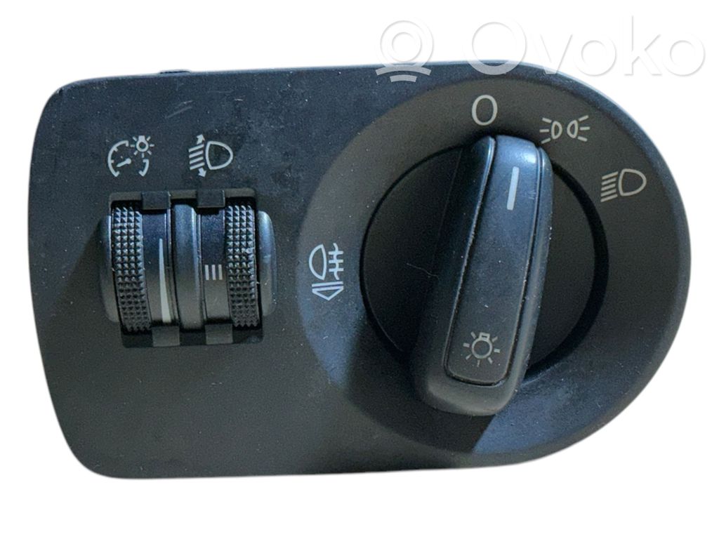 Audi A1 Light switch 