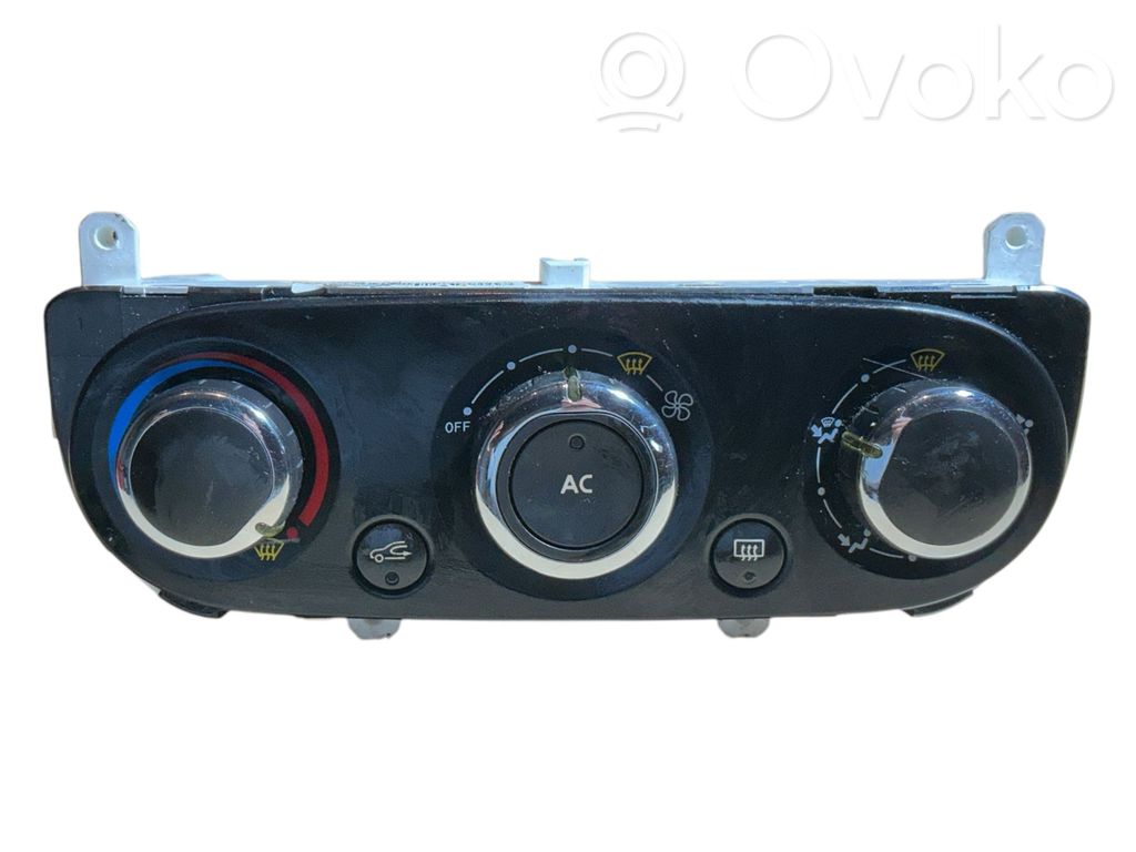Renault Clio IV Climate control unit 