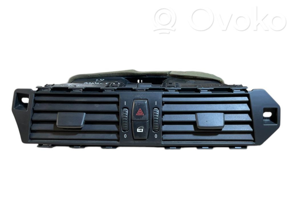 BMW 5 E60 E61 Centrinės oro grotelės 