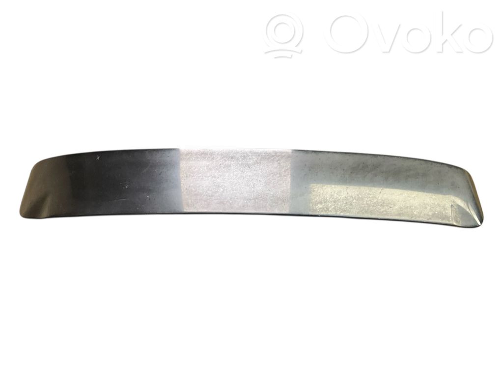 Becquet de coffre