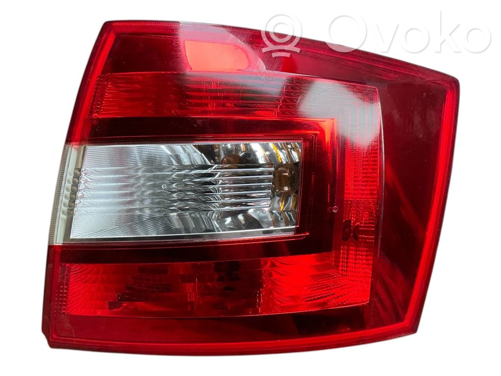 Skoda Rapid (NH) Lampă spate în caroserie 