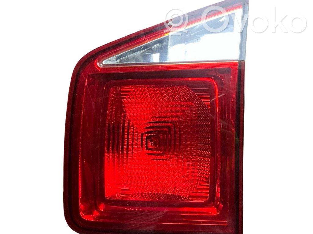 Lampy tylnej klapy bagażnika   12982