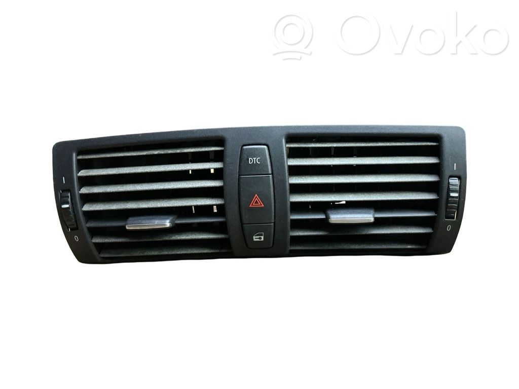 BMW 1 E82 E88 Dash center air vent grill 