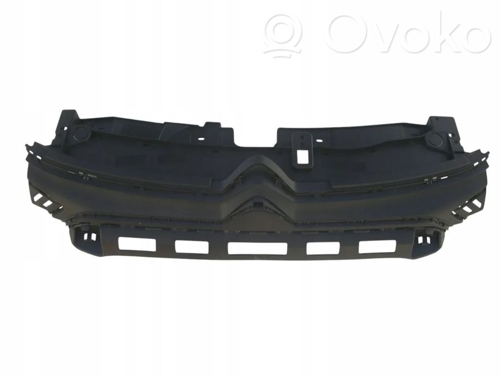 Citroen C3 Front bumper upper radiator grill 