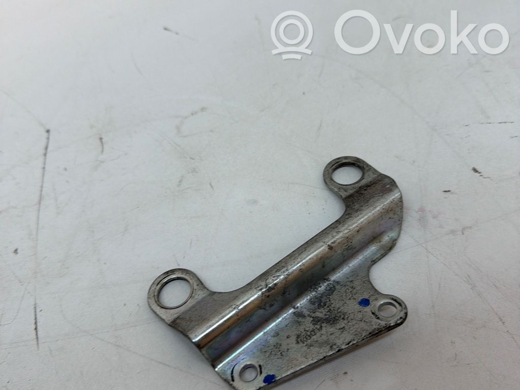 Base (soporte)   K003