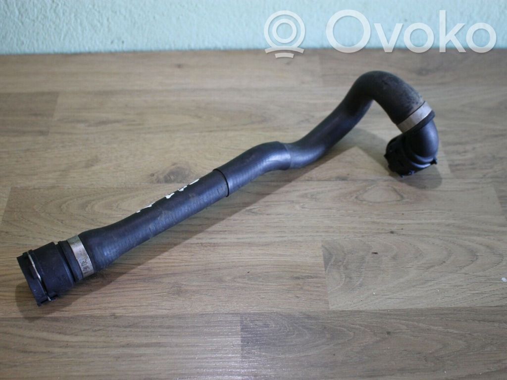 BMW 1 E81 E87 Tubo flessibile del liquido di raffreddamento del motore 