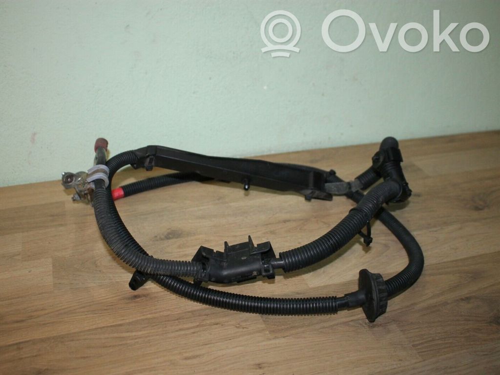 Audi A4 S4 B7 8E 8H Pluskaapeli (akku) 