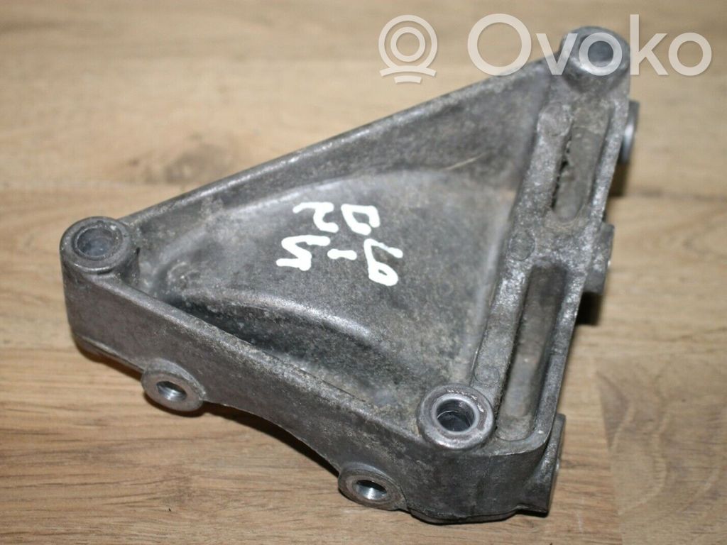 Engine mounting bracket   4754263