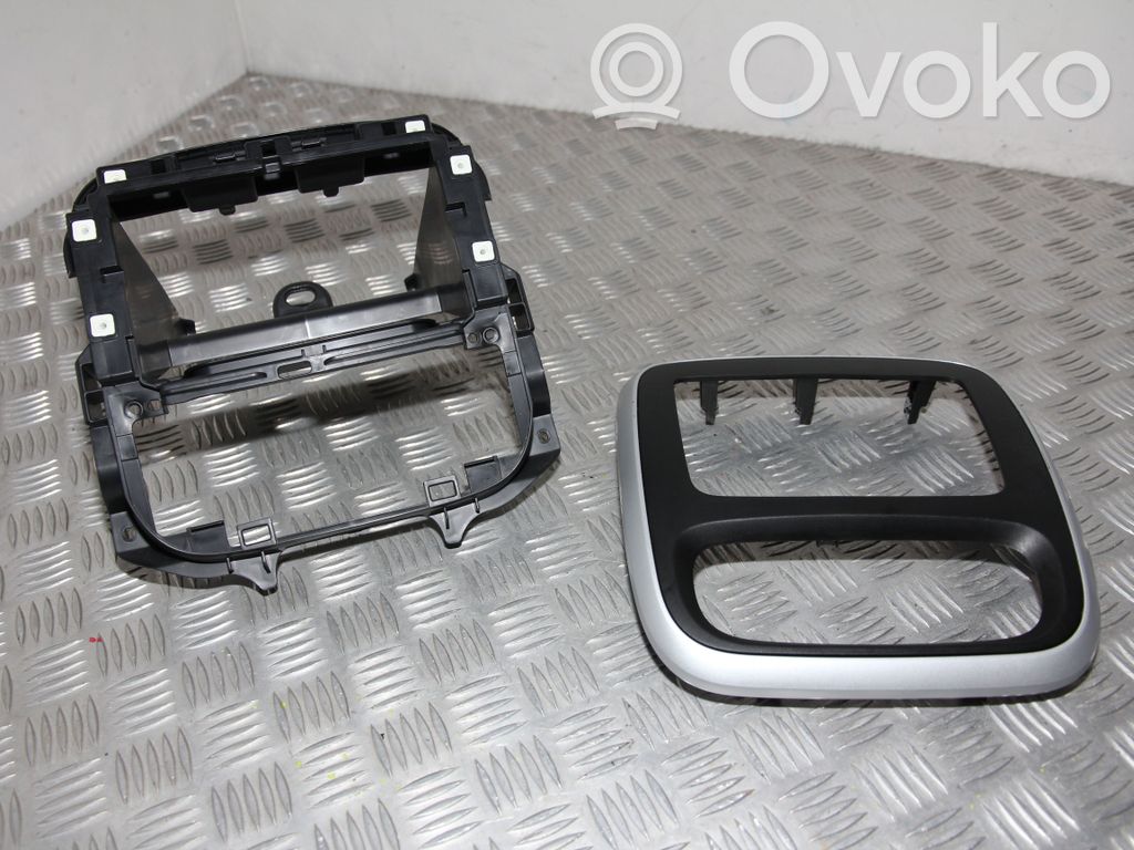 Renault Trafic III (X82) Konsola środkowa / Radio / GPS 
