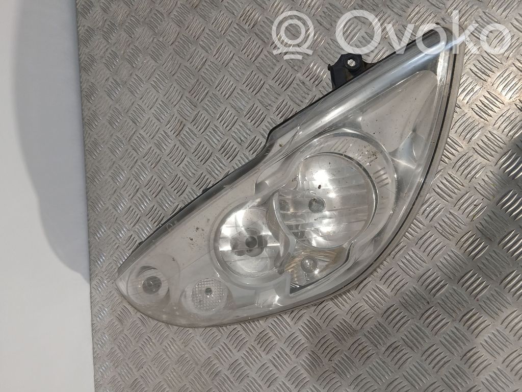 Headlight/headlamp   260608608R