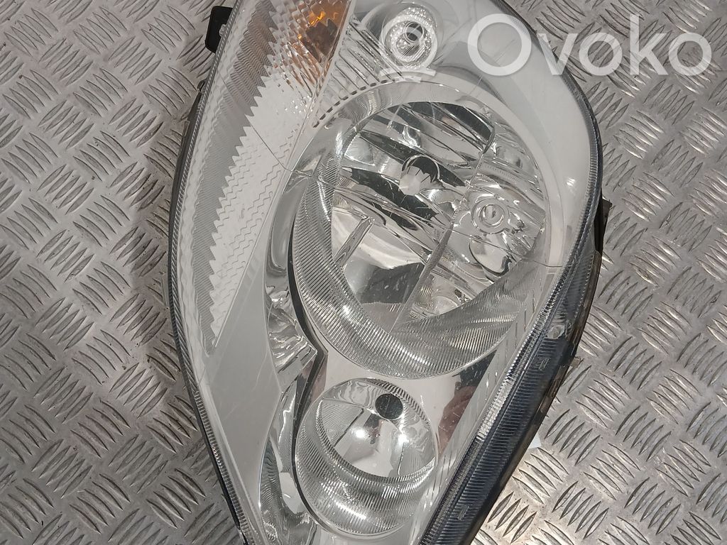 Mercedes-Benz Sprinter W906 Lampa przednia 