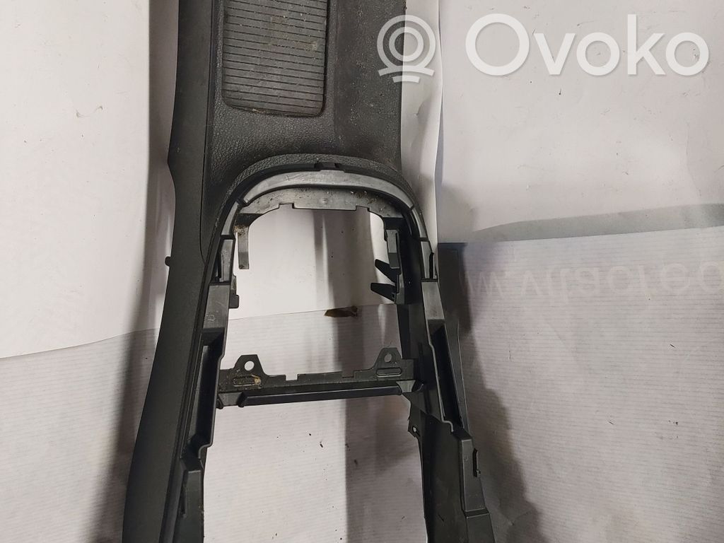 Volkswagen Golf VI Center console 