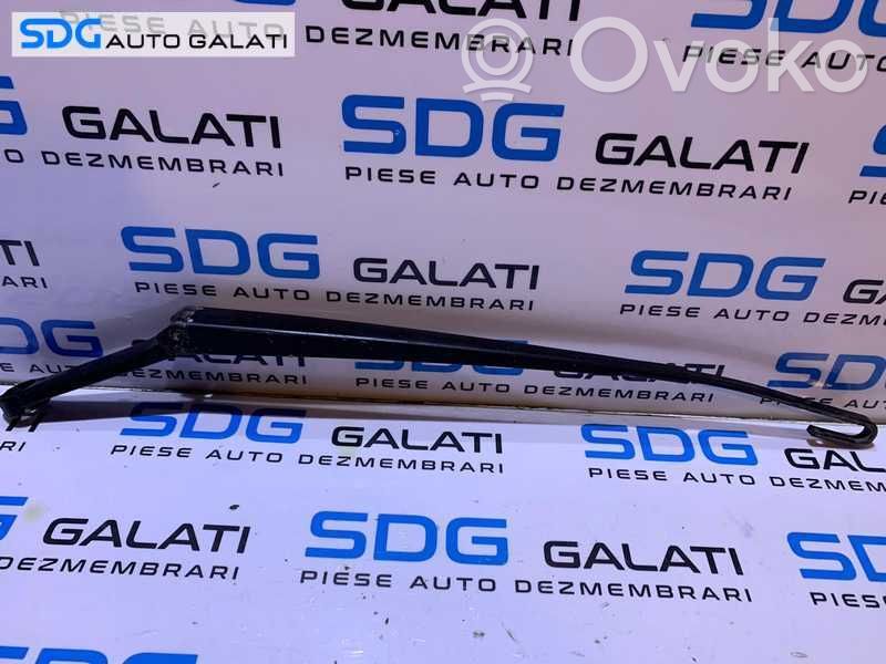 Audi A4 S4 B5 8D Tiranti del tergicristallo anteriore 