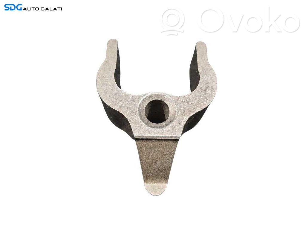Abrazadera del inyector de combustible   N3185