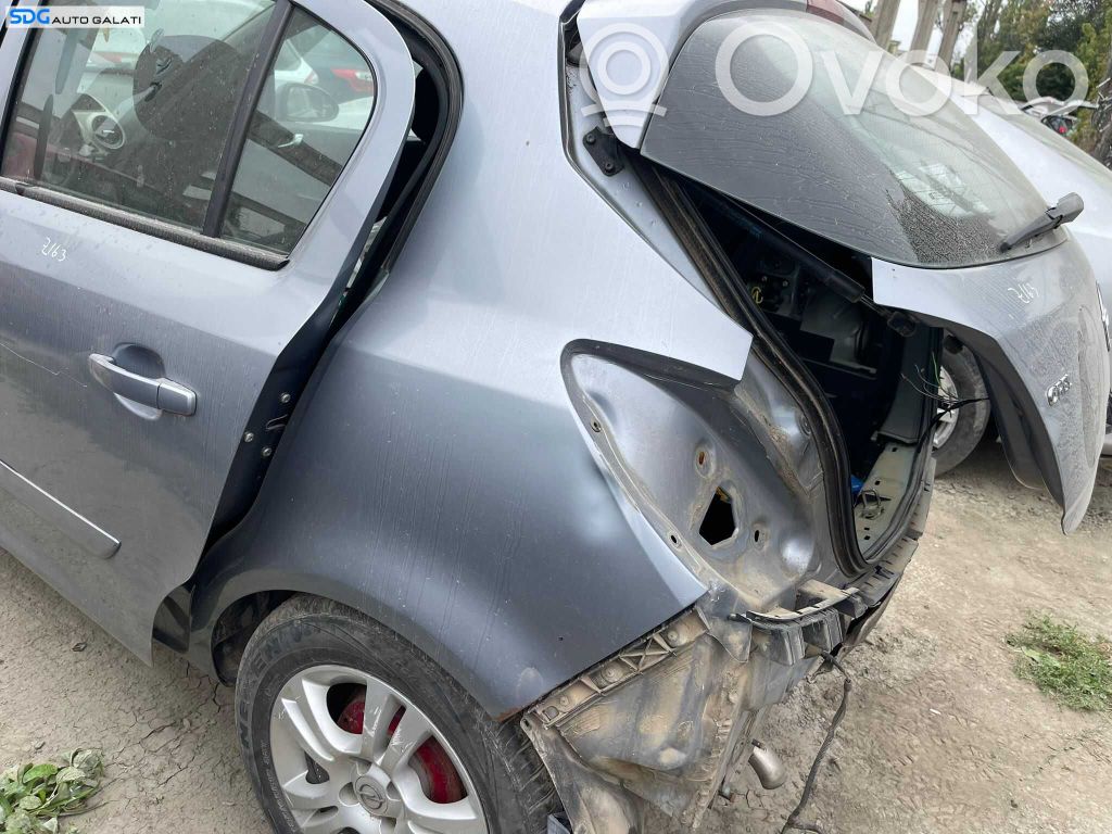 Opel Corsa D Takakulmapaneeli 