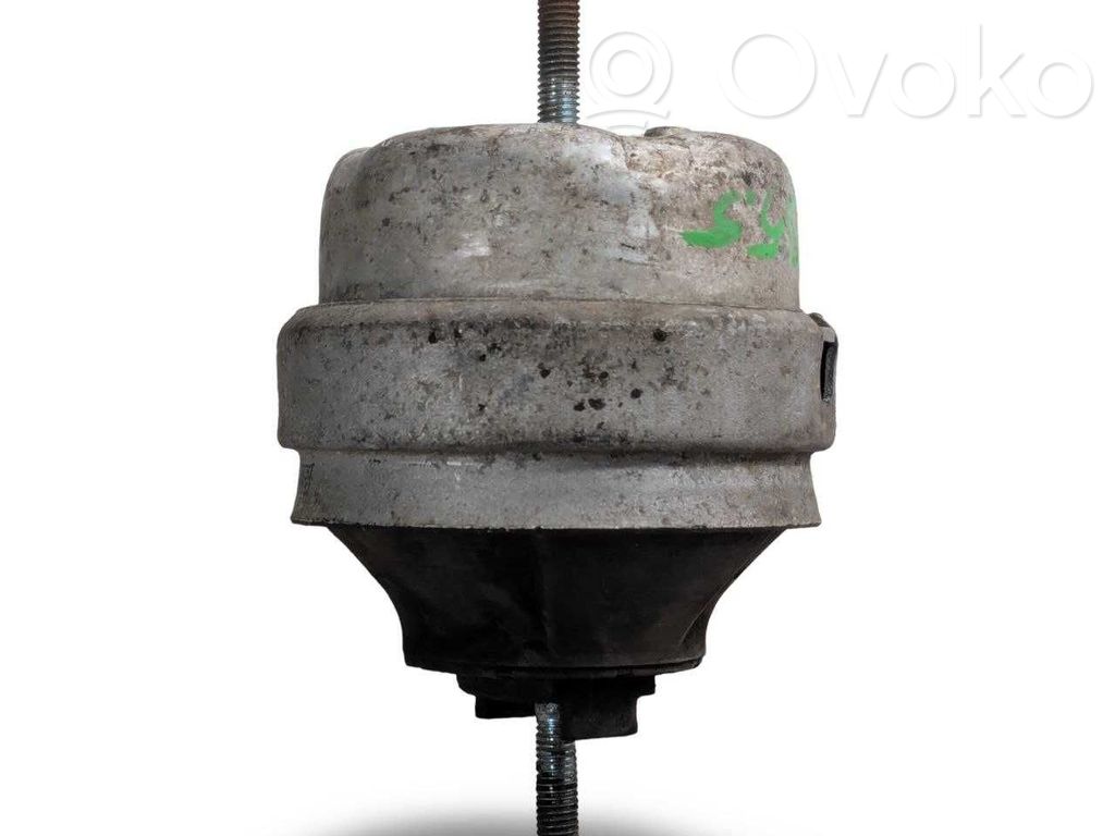Volkswagen PASSAT B5.5 Engine mounting bracket 