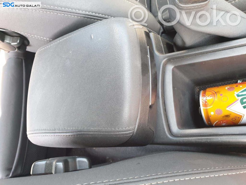 Volvo V50 Reposabrazos 