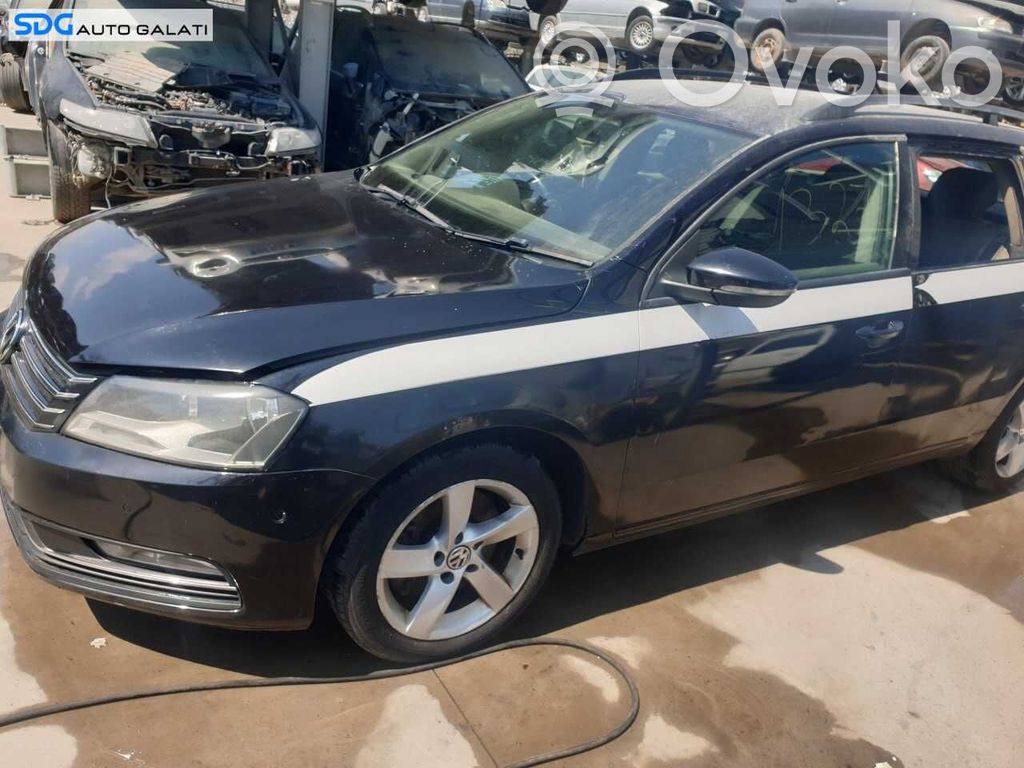 Volkswagen PASSAT B7 Pare-boue passage de roue avant