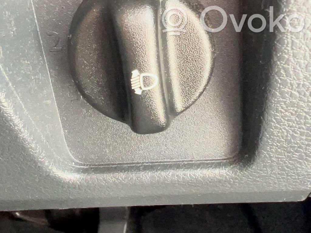 Dacia Duster Lukturu augstuma regulēšanas slēdzis