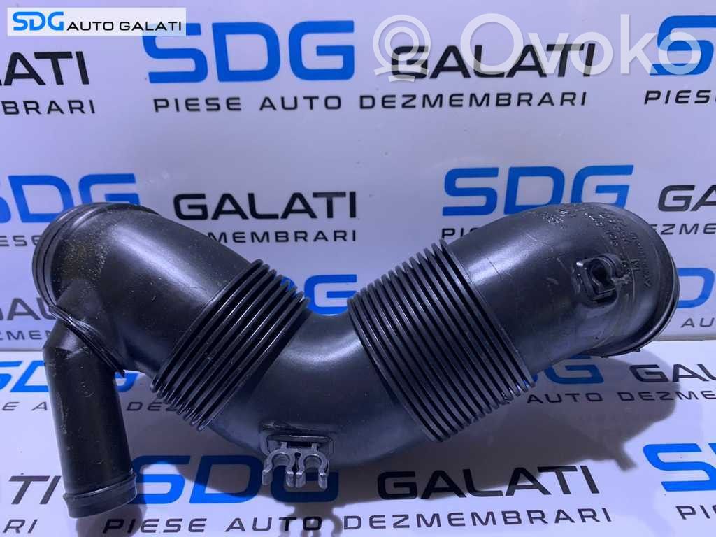 Volkswagen PASSAT B7 Tube d'admission d'air
