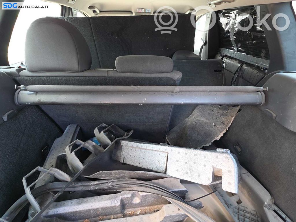 Volvo V50 Trunk separation