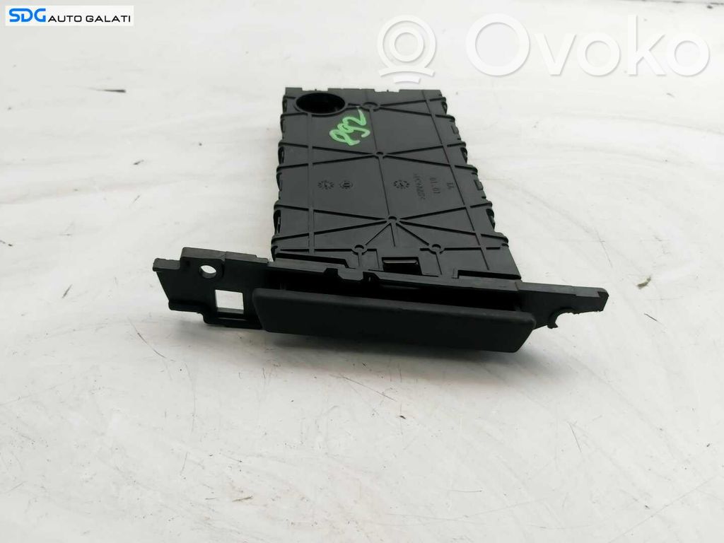 BMW 3 E90 E91 Передний подстаканник 