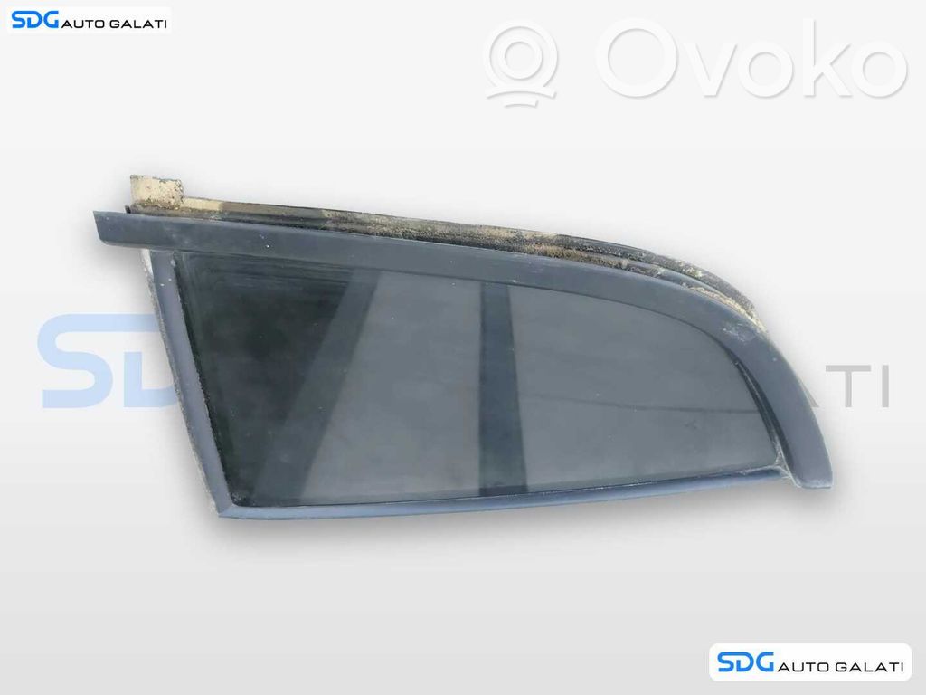 Mitsubishi L200 Ventanilla de ventilación de la puerta trasera 