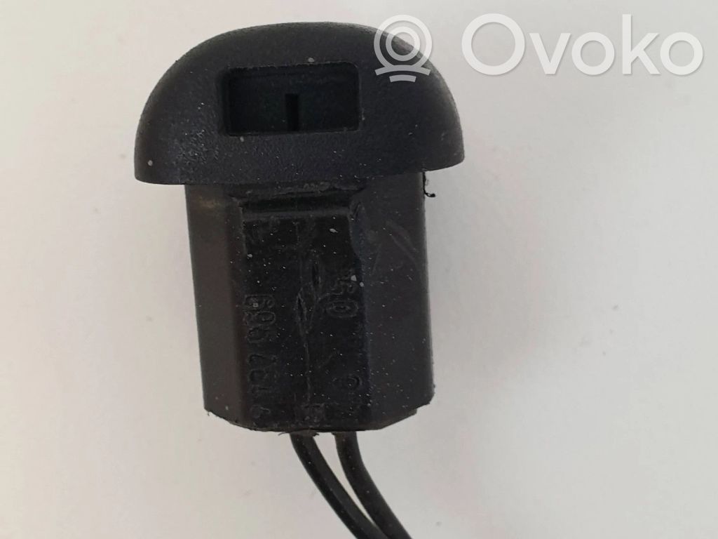 BMW 5 E60 E61 Windshield washer spray nozzle 