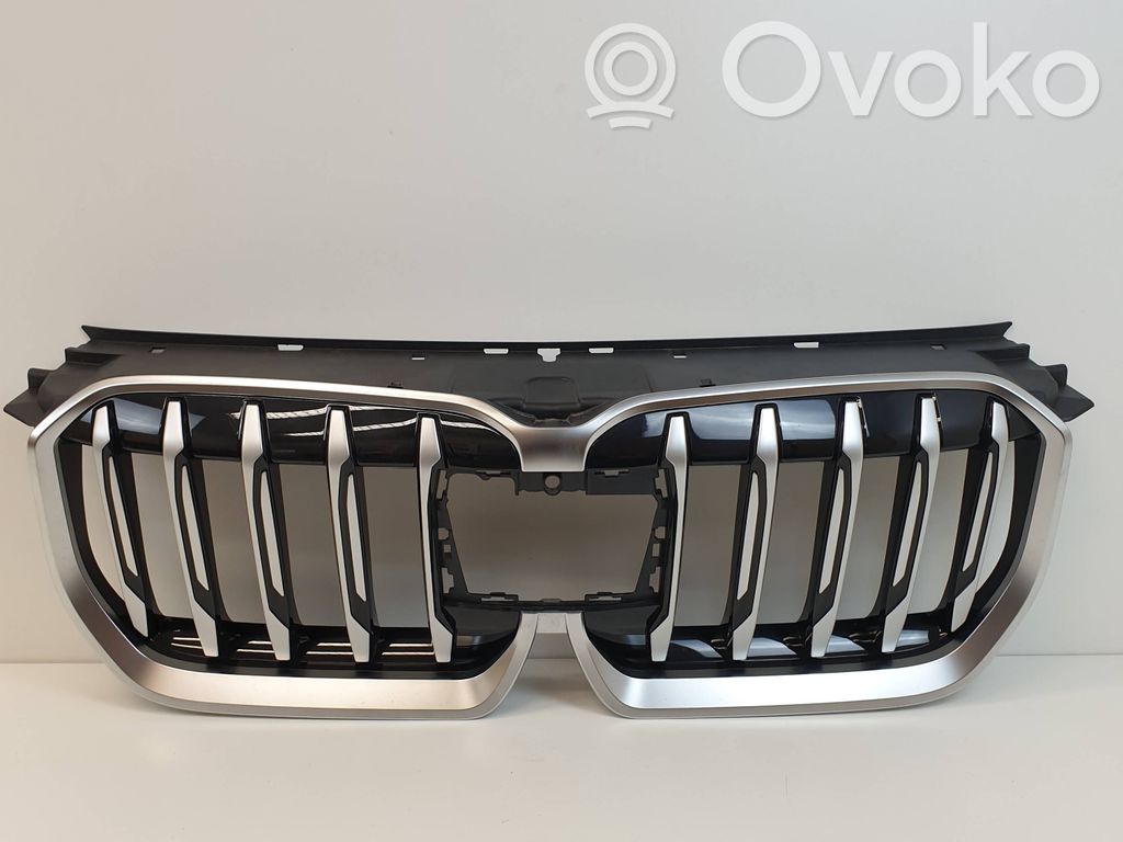 BMW X1 U11 Etusäleikkö 