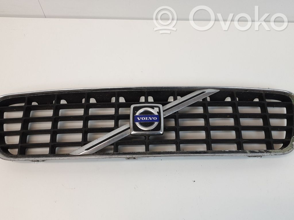 Volvo S60 Front bumper upper radiator grill 