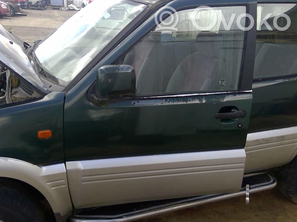 Nissan Terrano Priekinės durys 
