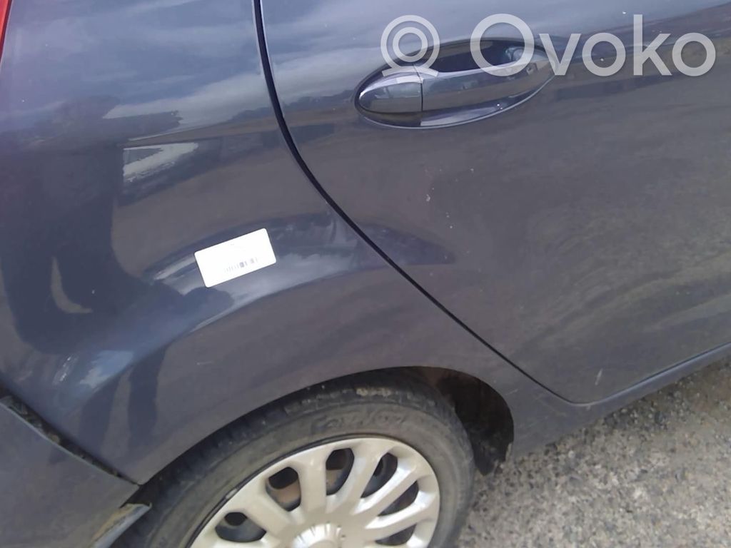 Ford Fiesta Panel lateral trasero 