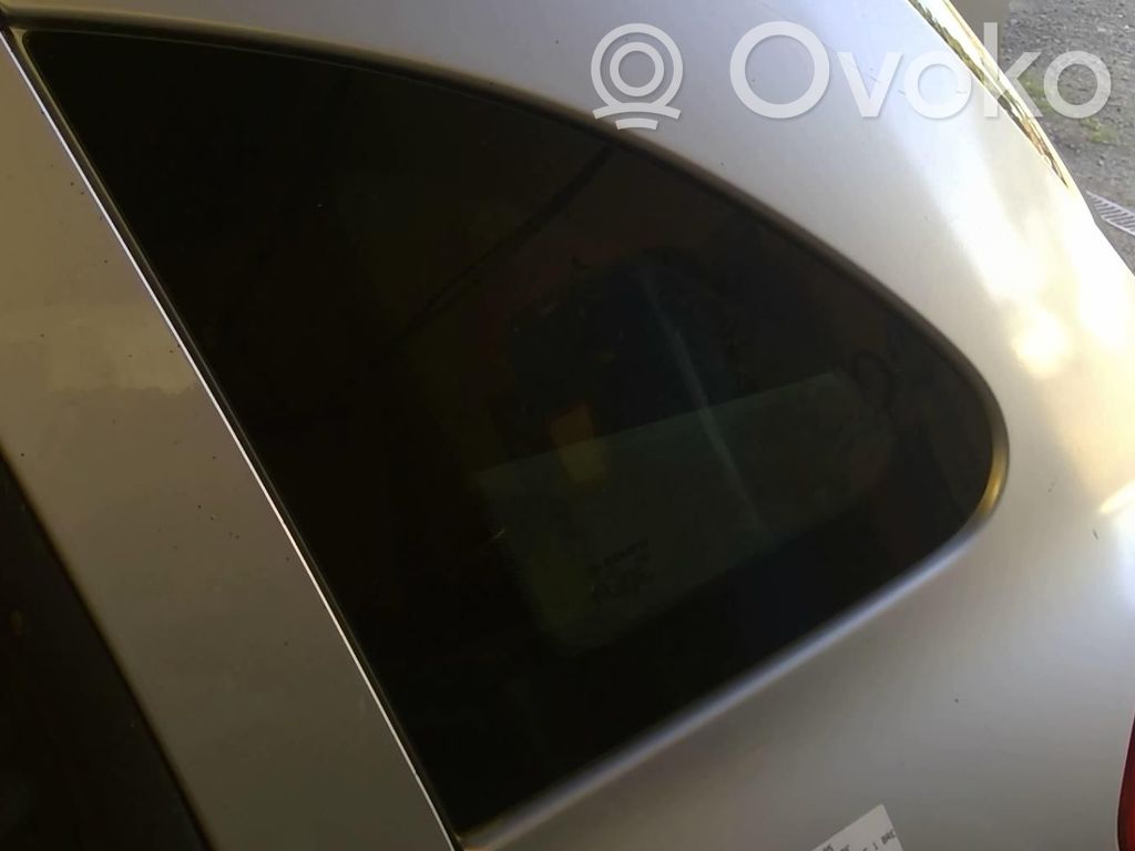 Renault Clio III Rear side window 