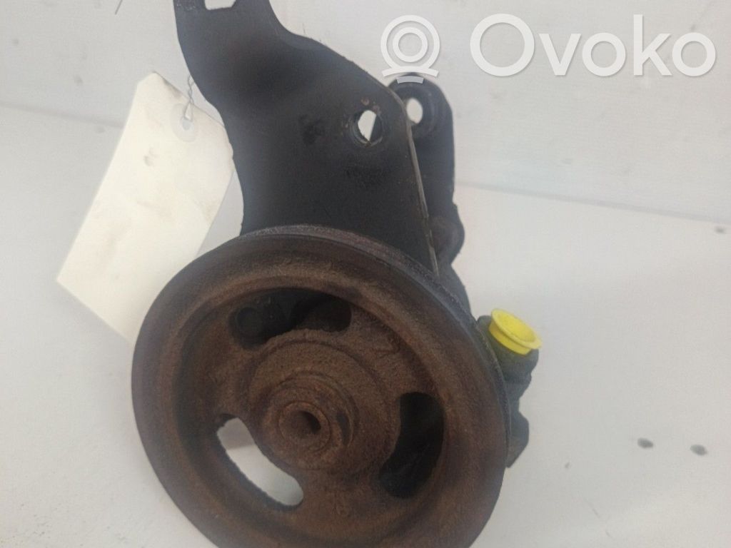 Opel Corsa B Ohjaustehostimen pumppu 
