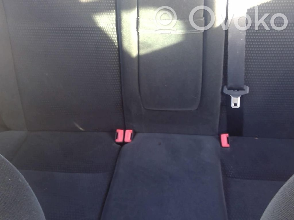 Ford Focus Takaistuin 