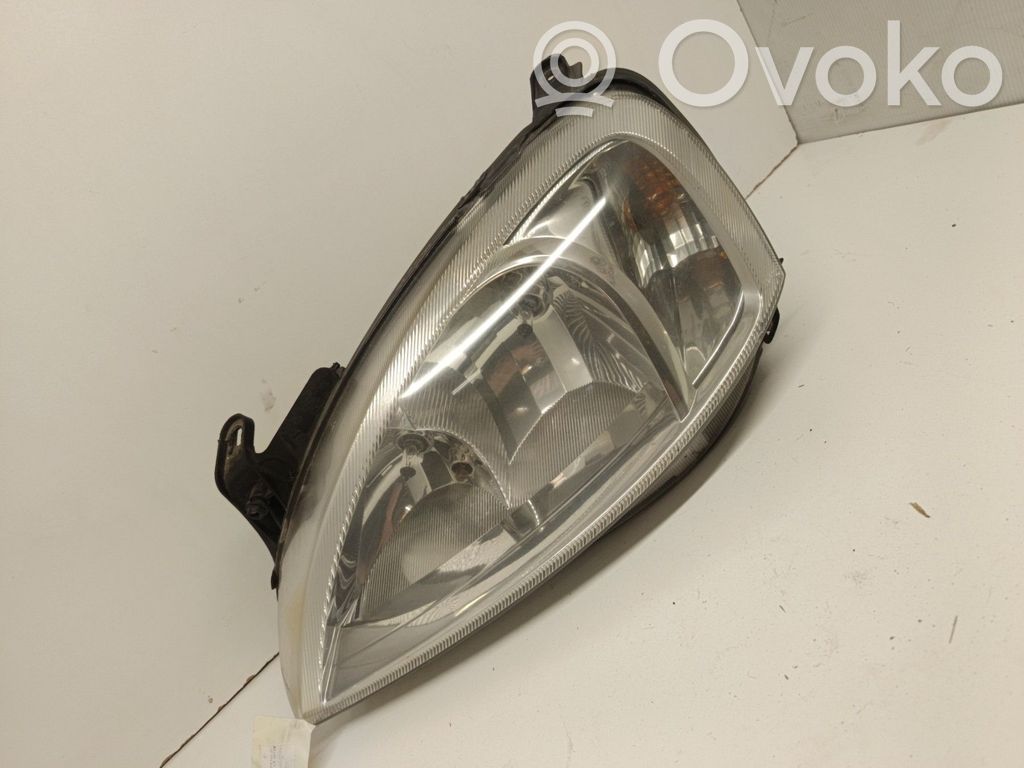 Opel Corsa C Priekinis žibintas 