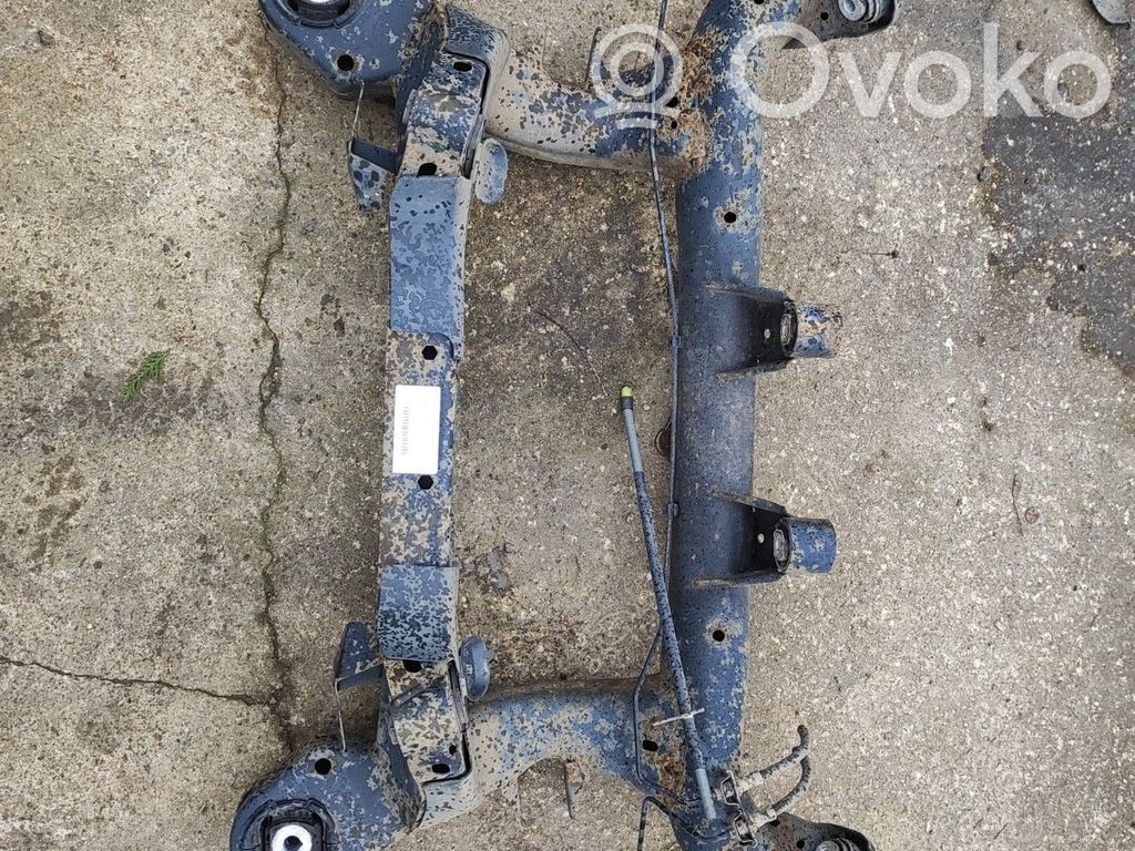 BMW 1 E81 E87 Galinis traversas 