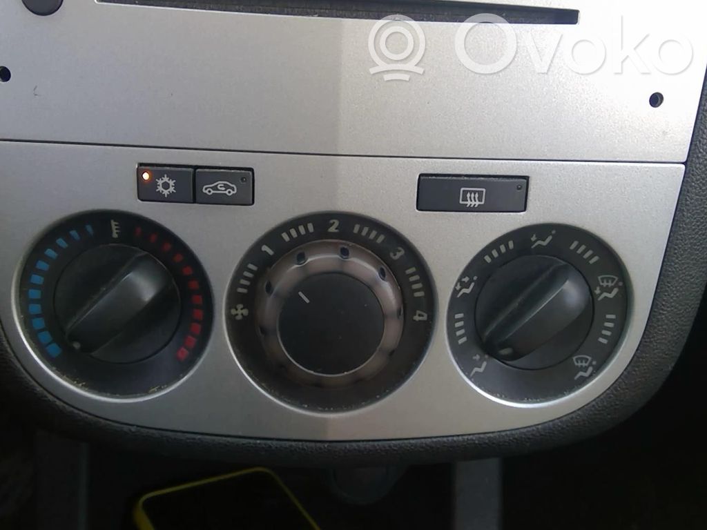 Opel Corsa D Climate control unit 
