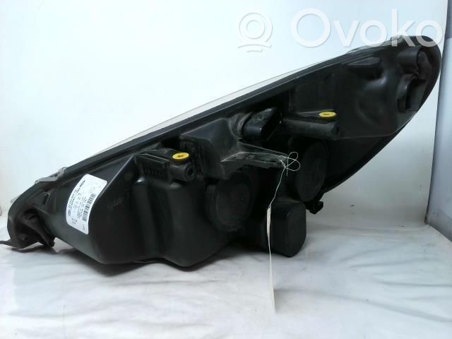 Headlight/headlamp   1453189